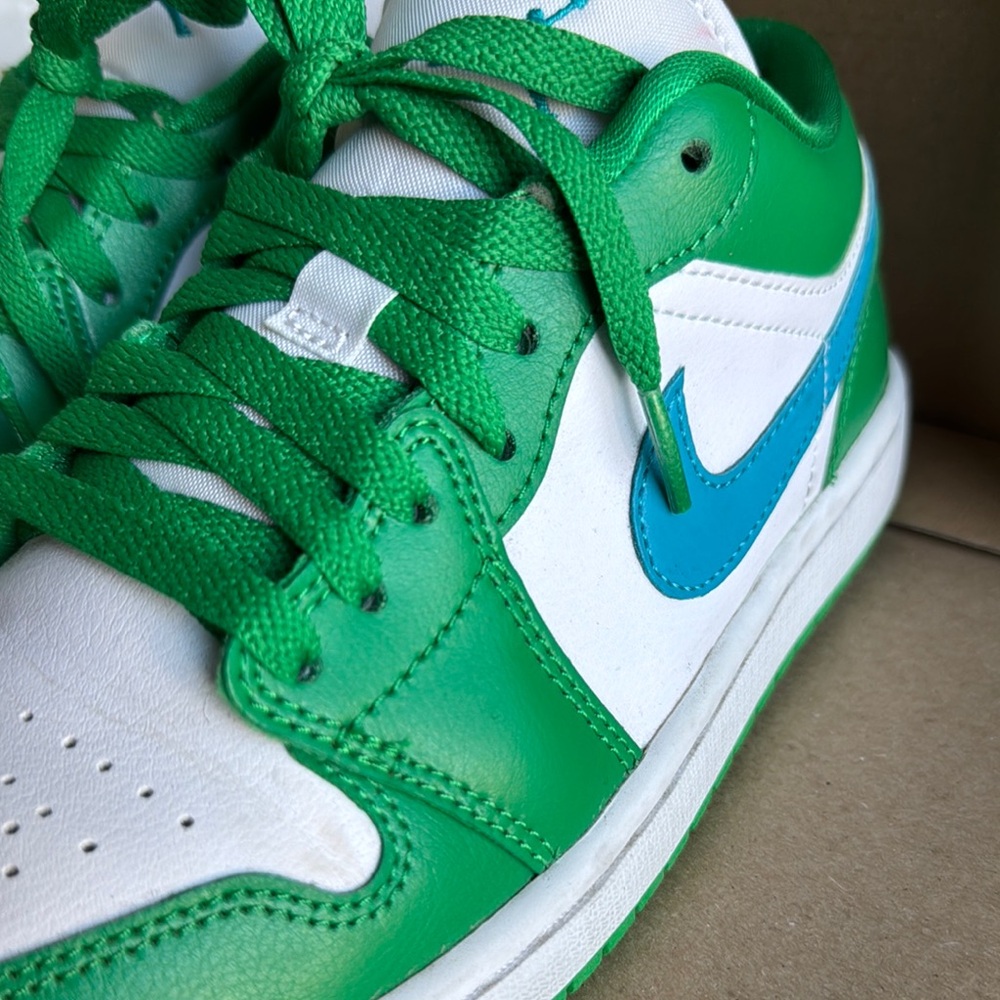Nike Air Jordan 1 Low Box - White and Gold